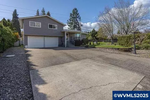 1216 Montgomery Pl NE, Albany, OR 97321