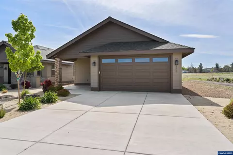 2522 NW Redwood Cir, Redmond, OR 97756