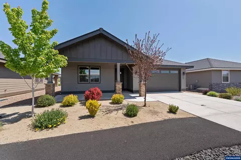2622 NW Redwood Cir, Redmond, OR 97756