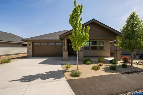 2628 NW Redwood Cir, Redmond, OR 97756