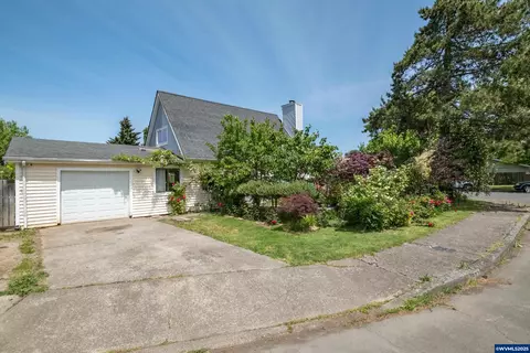2973 Sherry Ct NE, Salem, OR 97301