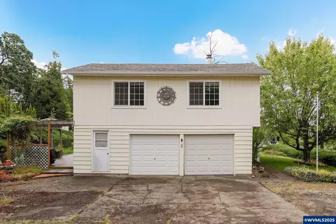 33724 Viewcrest Dr NE, Albany, OR 97322