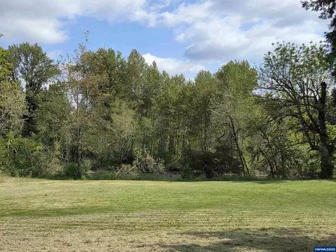 43156 N River Dr, Sweet Home, OR 97386
