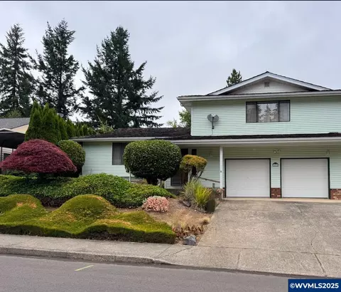 2432 SW Crestwood Pl, Dallas, OR 97338