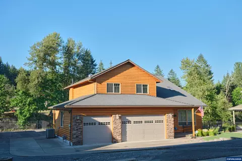 222 SE Whitten Rd, Mill City, OR 97360