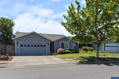 768 Whirlwind Dr NE, Albany, OR 97322