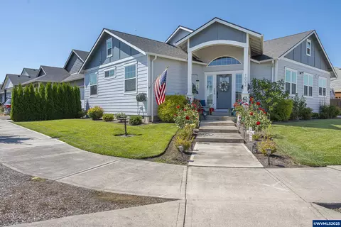 1002 Chestnut St, Independence, OR 97351
