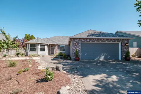 2677 NW 19th Ave, Albany, OR 97321
