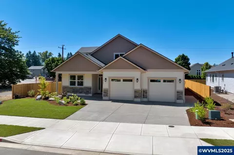 2125 NE Spitz Rd, Canby, OR 97013
