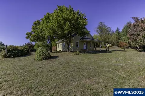 3945 Mistletoe Rd, Dallas, OR 97338