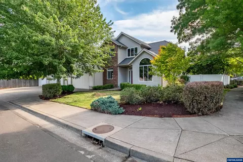 1967 NW Whitmore Dr, Albany, OR 97321