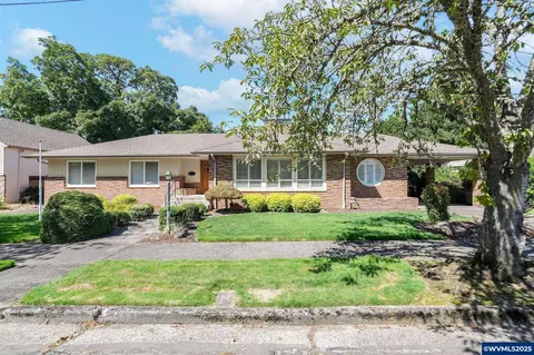 1215 10th Ave SW, Albany, OR 97321