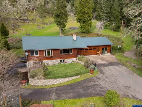 402 Northside Rd, Sutherlin, OR 97479