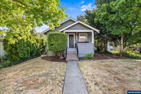 221 NW 21st St, Corvallis, OR 97330