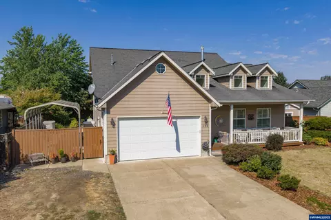 896 29th Ave, Sweet Home, OR 97386