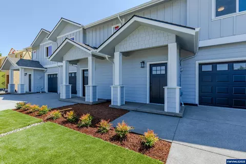 735 Periander Way, Harrisburg, OR 97446