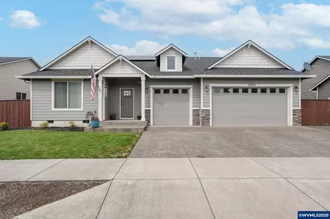 2253 Summit Dr, Albany, OR 97321