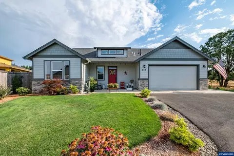 448 NW Coast Mountain Dr, Dallas, OR 97338