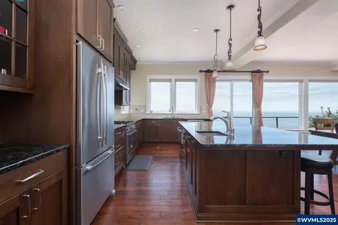 Kitchen - 5355 Haystack Dr, Neskowin, OR 97149 photo 2 of 4