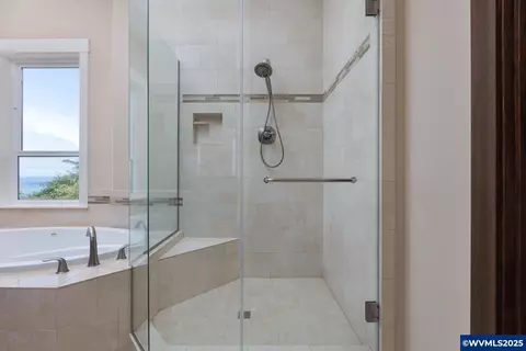 Bath - 5355 Haystack Dr, Neskowin, OR 97149 photo 2 of 4