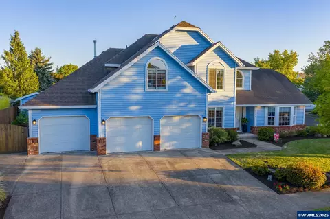 2750 Holiday Ln, Newberg, OR 97132