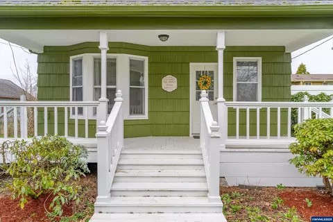136 N 3rd St, Jefferson, OR 97352 photo 1