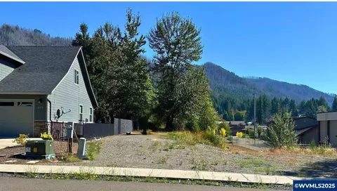 295 Janice Ct, Detroit, OR 97342
