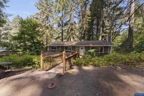 23515 Clark Dr, Philomath, OR 97370