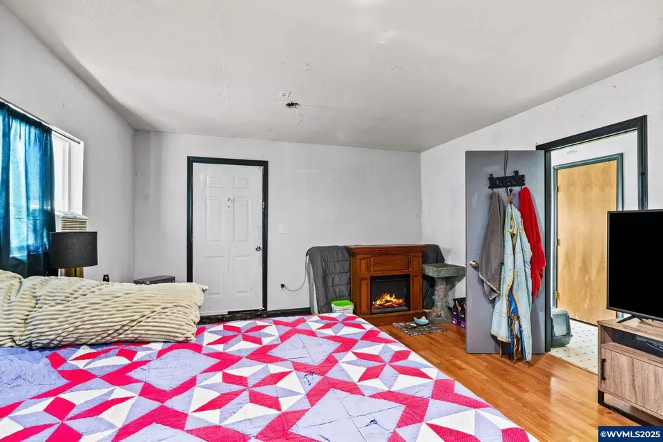 Bedroom - 3746 Tudor Way, Albany, OR 97322 photo 3 of 5