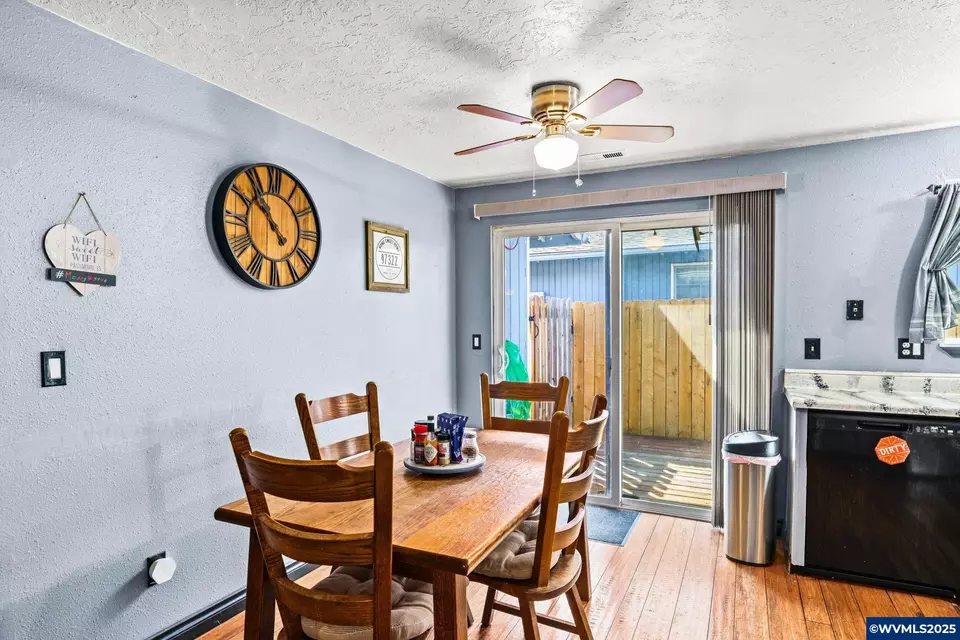 Dining - 3746 Tudor Way, Albany, OR 97322 photo 1 of 2