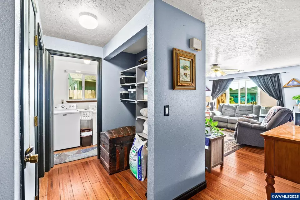 Entry Way - 3746 Tudor Way, Albany, OR 97322 photo 1 of 1