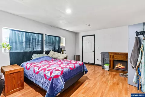 Bedroom - 3746 Tudor Way, Albany, OR 97322 photo 1 of 5