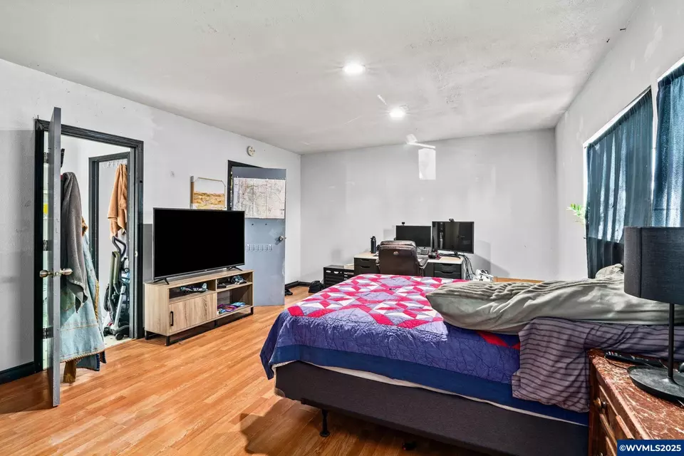 Bedroom - 3746 Tudor Way, Albany, OR 97322 photo 2 of 5