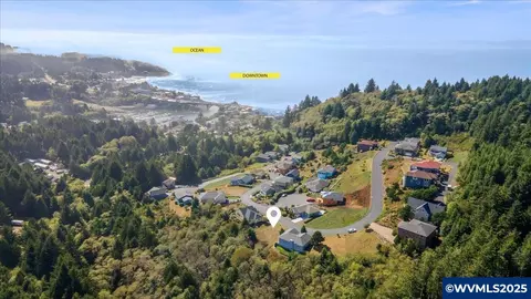 15 Southeast Bay Street, Depoe Bay, OR 97341