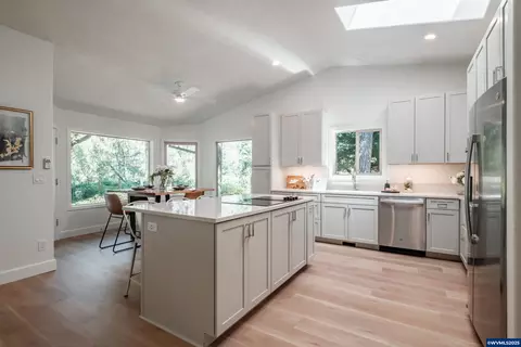 Kitchen - 45849 River Loop Rd, Lyons, OR 97358 photo 2 of 7
