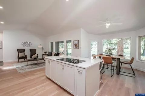 Kitchen - 45849 River Loop Rd, Lyons, OR 97358 photo 3 of 7