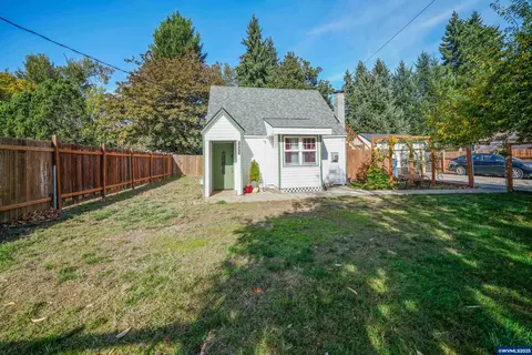 1075 Vista Ave SE, Salem, OR 97302