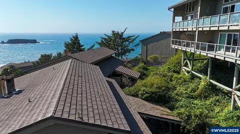 301 Otter Crest Lp Lp, Otter Rock, OR 97369