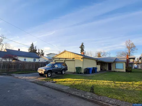 2515 Hyde Ct SE, Salem, OR 97301