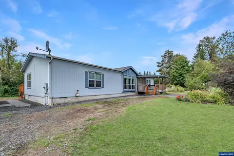 15984 N Santiam Hwy SE, Stayton, OR 97383