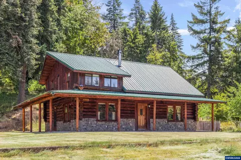 3805 Briar Knob Lp Lp NE, Scotts Mills, OR 97375