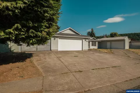 1049 29th Ave, Sweet Home, OR 97386