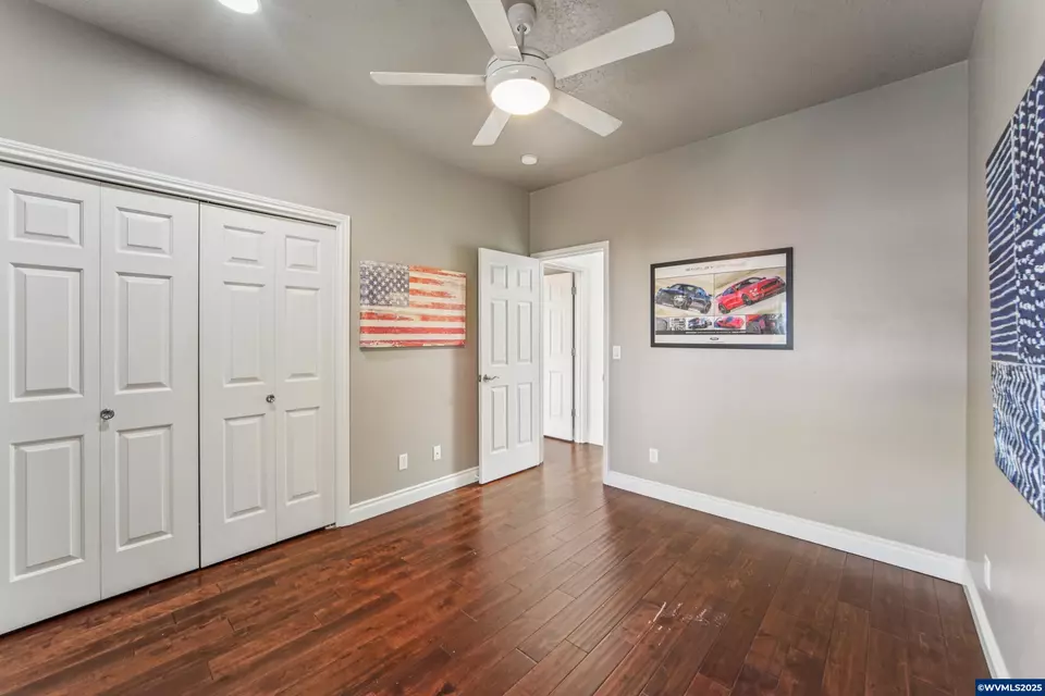 Bedroom - 585 Harbourtown Ct SE, Salem, OR 97306 photo 6 of 10