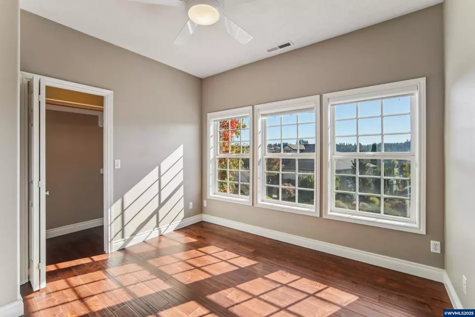 Bedroom - 585 Harbourtown Ct SE, Salem, OR 97306 photo 1 of 10