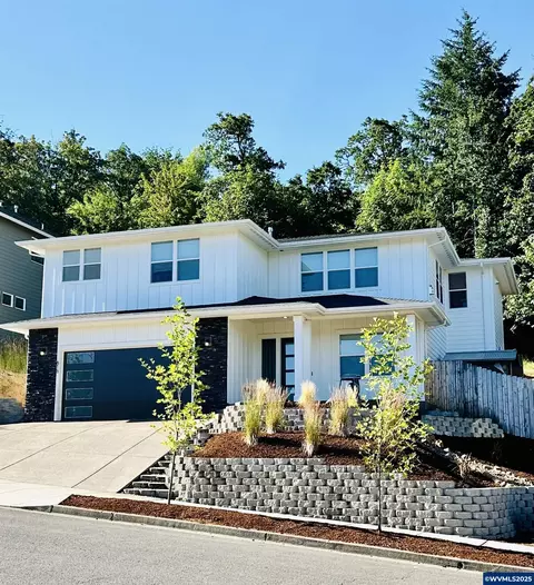 818 Hawk Dr, Silverton, OR 97381 photo 1
