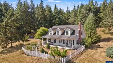 2965 Mistletoe Rd, Dallas, OR 97338
