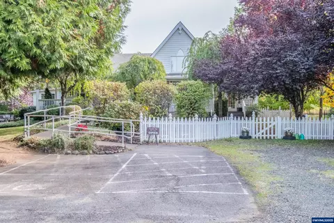 209 Templeton St, Brownsville, OR 97327