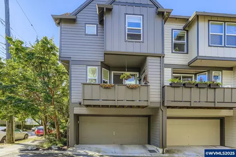 8805 SE 13th Ave, Portland, OR 97202