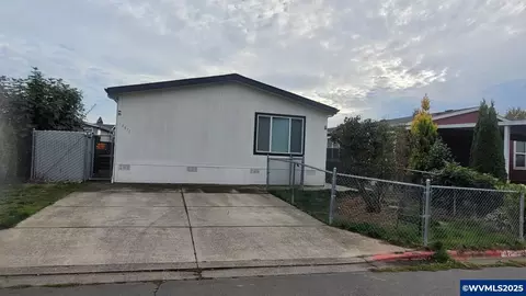 4875 Wyoming Cir NE #33, Salem, OR 97305