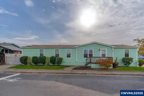 1015 Oak Apt 71 St, Silverton, OR 97381